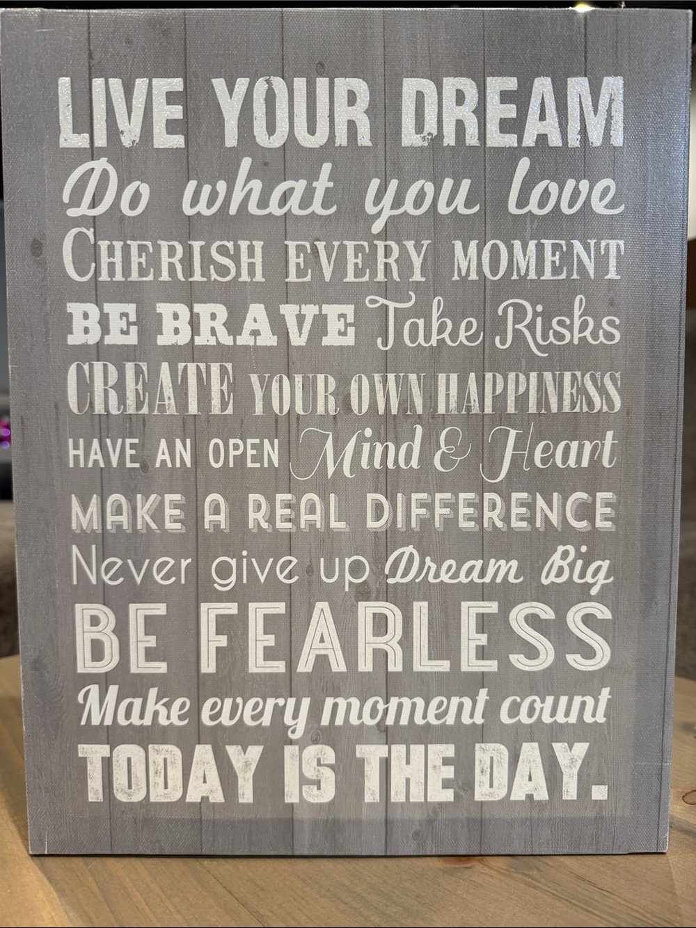 Inspirational 'Live Your Dream' Wall Sign - Gray & White